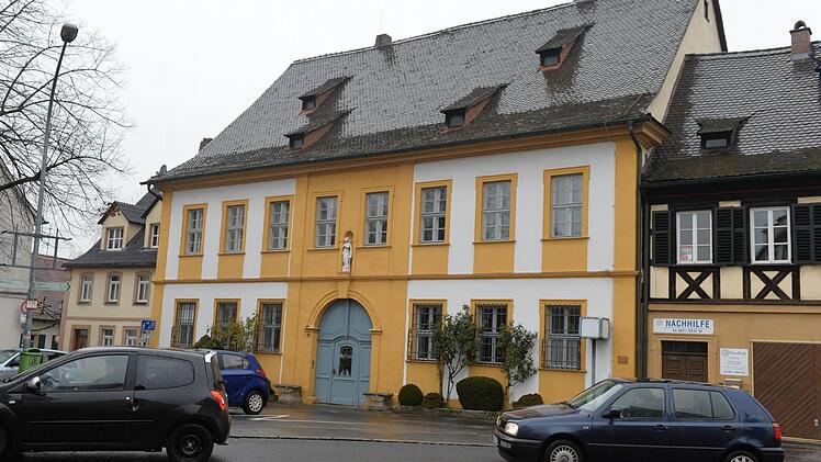 Auch das so genannte Amtshaus in Hallstadt ist beim "Tag des offenen Denkmals" dabei. Foto: Ronald Rinklef/Archiv