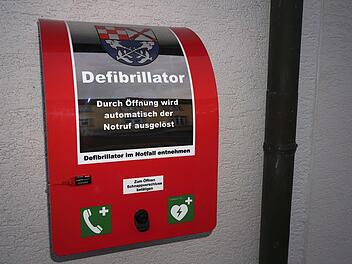 In der Marktgemeinde Oberthulba sollen Defibrillatoren angeschafft werden.  Foto: Gerd Schaar