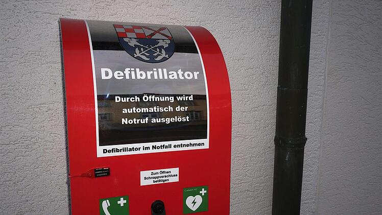 In der Marktgemeinde Oberthulba sollen Defibrillatoren angeschafft werden.  Foto: Gerd Schaar