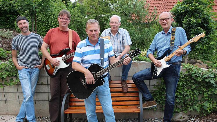 Die Bodygards aus Münnerstadt spielen bei der Oldie-Night in Burglauer in der Besetzung mit Steffen Wüst, Andreas Halboth, Gerhard Schubert, Wolfgang Seufert und Hans Beudert (von links).Heike Beudert/Archiv