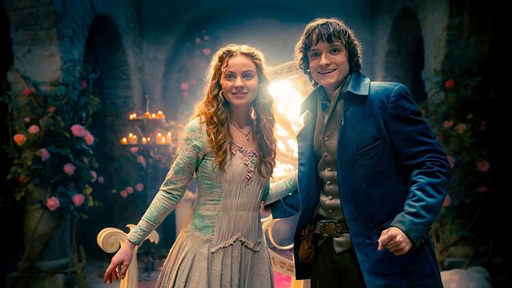 Kann Prinz Parvus (Claude Heinrich) die Prinzessin Rosabella (Alix Heyblom) aus ihrem Schlafzauber befreien?