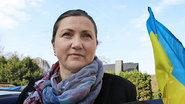 Olena Albert kann nur aus der Ferne dabei zusehen, wie sich die Ereignisse in der Ukraine überschlagen.