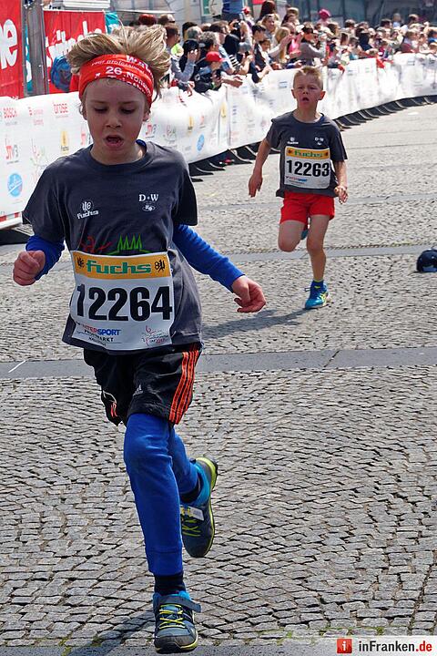 Weltkulturerbelauf 2017 in Bamberg: Der Zieleinlauf am Maxplatz