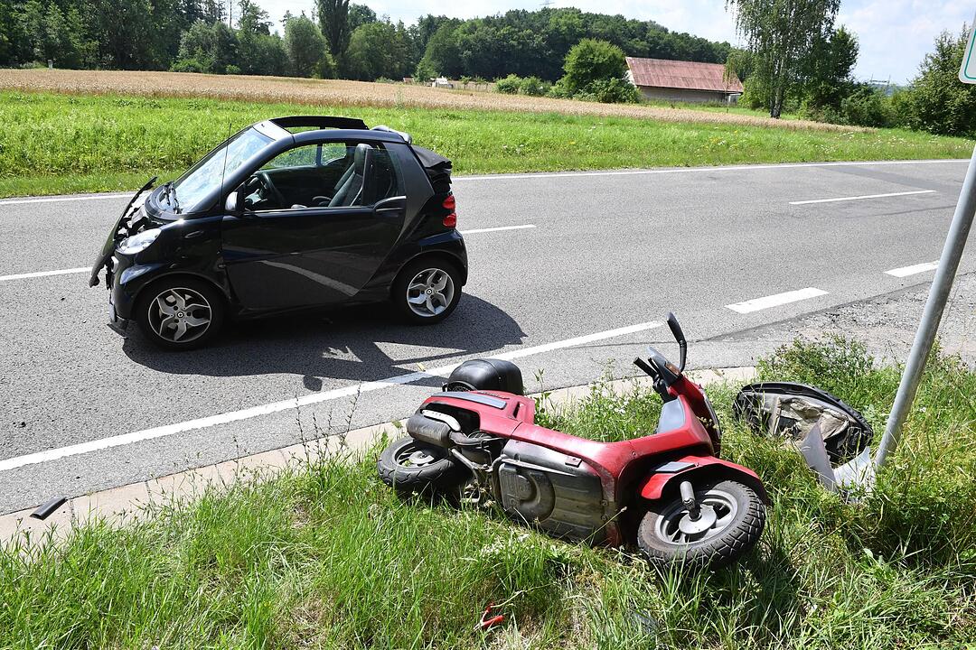 Unfall bei Dörfleins: 77-jähriger Rollerfahrer stirbt