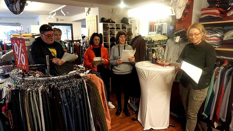 Eindrücke vom Adventssingen    Foto: Richard Sänger