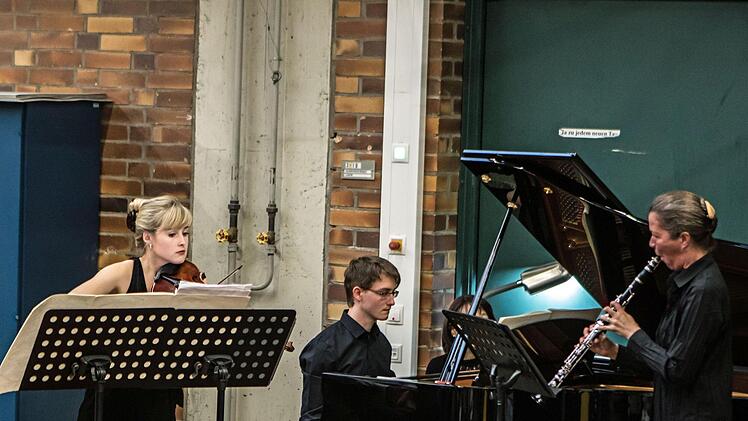 Viel Beifall gab es für ein Konzert im Strömungslabor der Hochschule Coburg Foto: JJochen Berger