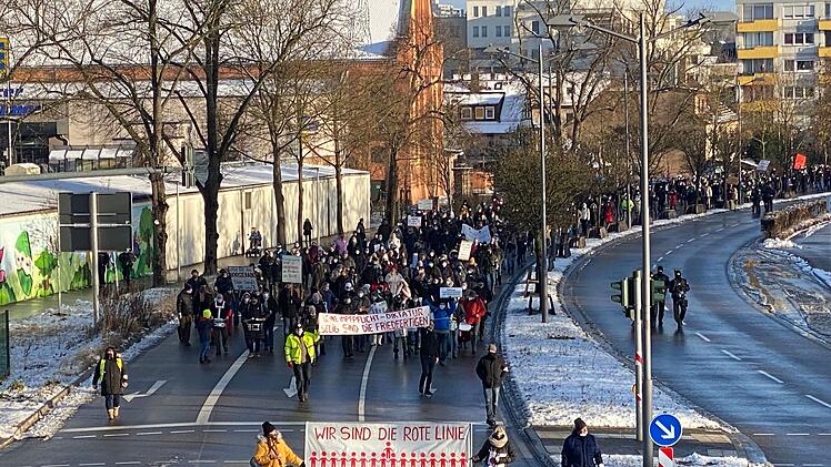 Corona-Demo in Ansbach: Tausende Teilnehmer bei Demonstrationszug