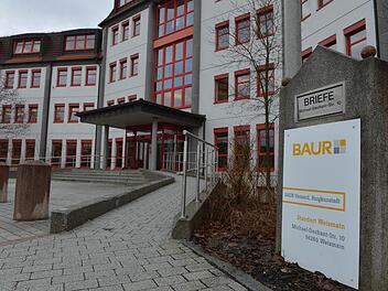 Baur-Verwaltung in Weismain: Am Dienstag erfahren die Beschäftigten, wie viele Stellen abgebaut werden. Foto: Ronald Rinklef/Archiv