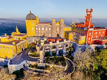 Vista do Palácio da Pena em Sintra Portugal Blick auf den Pena-Palast in Sintra Portugal