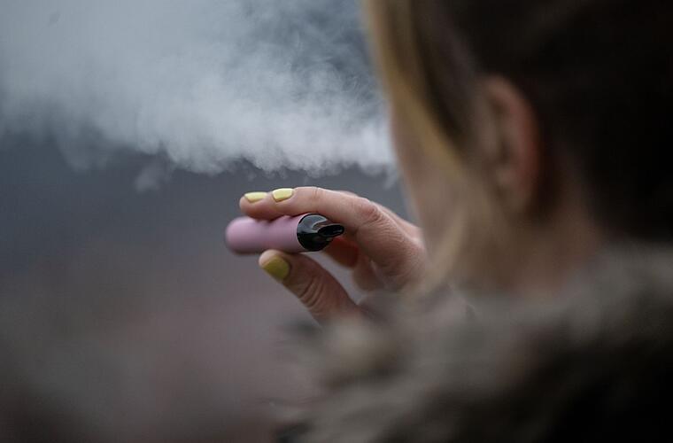 Umweltminister Schneider für Verbot von Einweg-E-Zigaretten