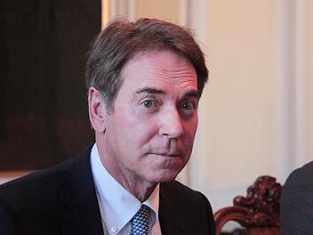 Michael Stoschek, Vorsitzender der Gesellschafterversammlung von Brose Fahrzeugteile und Enkel von Max Brose, bei einer Pressekonferenz am vergangenen Freitag.  Foto: Simone Bastian