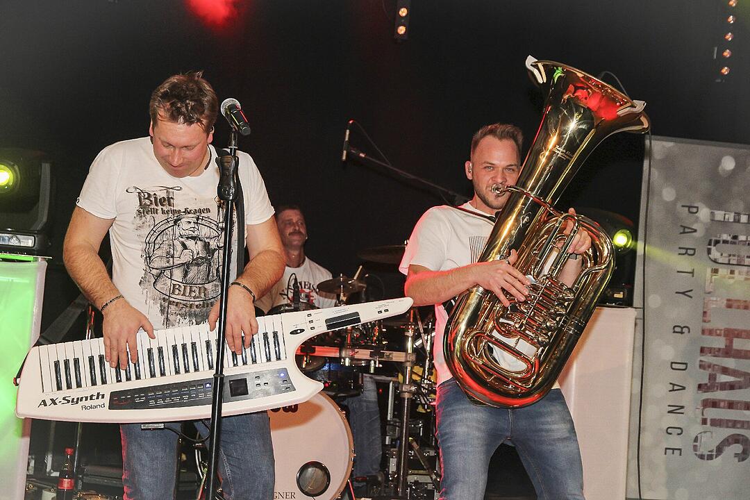 Mit vielen Party-Songs der 80er & 90er und Rock-Pop Klassikern