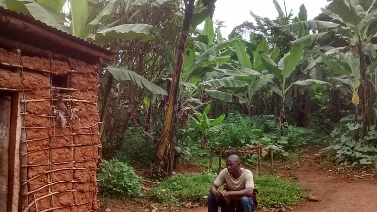 Martine Mwampamba ist eine wichtige Kontaktperson für Kivuko. Hilfe zur Selbsthilfe bietet der Verein, in dem er Mwampamba ein Fernstudium mit den gerade im dortigen Land vernachlässigten Gebieten Medizin und soziale Arbeit ermöglicht. Foto: Kivuko