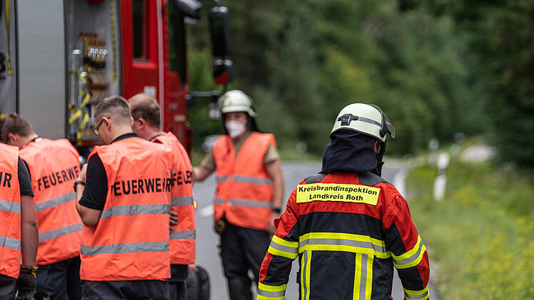 Auto ger&auml;t auf Gegenfahrbahn: drei Verletzte