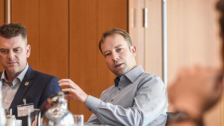 an Gorr (rechts) und Michael Häfner arbeiten nach eigenen Worten mit "vollem Herzen" für den HSC 2000 Coburg.Hagen Lehmann