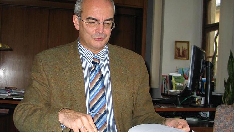 Hat Burkhard Spachmann als Direktor des Casimirianums bei der Endkorrektur der Abiturarbeiten unangemessen benotet? Das Kultusministerium lässt die Bewertung derzeit vom zuständigen Ministerialbeauftragten prüfen.  Fotos: Archiv