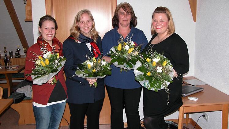 Dank an Helferfrauen. Foto: Ewald Kiesel