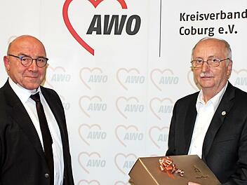 Rollenwechsel: der neue Coburger Awo-Kreisvorsitzende Harald Dütsch (links) und sein Vorgänger Hubert Joppich