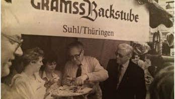 Nach der Wiedervereinigung: Reinhold Gramß (rechts) mit dem damaligen Ministerpräsidenten Bernhard Vogel (Mitte) und Bundesministerin Christine Lieberknecht (links) in Erfurt Foto: Gramß