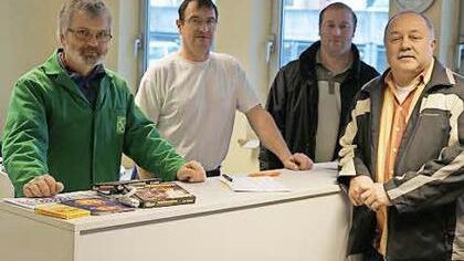 Für guten Service am neuen Standort stehen: Karl Wagner (Niederlassungsleiter), Mitarbeiter Roland Kestel, Michael Grebner (stv. Niederlassungsleiter) und RWO-Geschäftsführer Michael Knauer (von links).