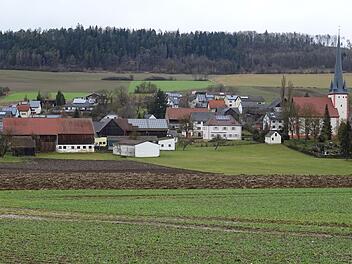 Fechheim soll wachsen, im Norden angrenzend an die Bebauung in Richtung Wald.