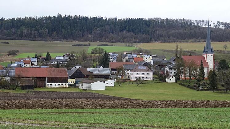 Fechheim soll wachsen, im Norden angrenzend an die Bebauung in Richtung Wald.