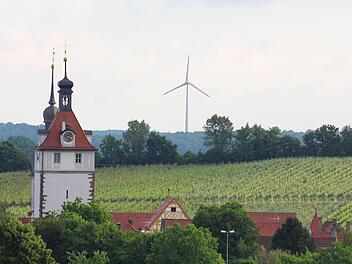Bekommt das Windrad vor den Toren der Stadt Prichsenstadt einen Nachbarn? Michael Glos jun. möchte eine Anlage mit einer Gesamthöhe von knapp 185 Metern bauen. Foto: Berthel