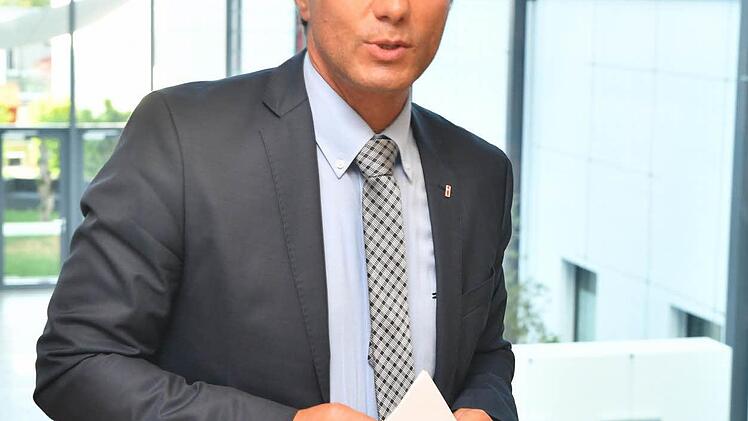 ... FT-Chefredakteur Frank Förtsch gratulierten. Foto: Ronald Rinklef