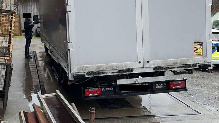 &Uuml;berladener Lkw in Bad Br&uuml;ckenau