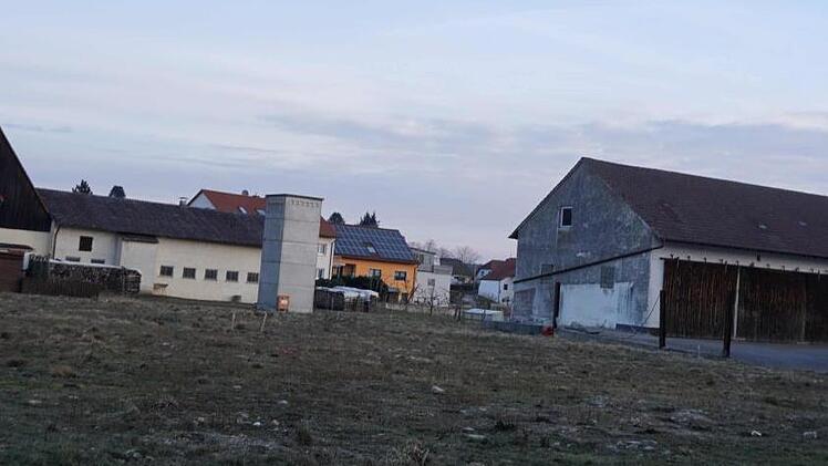 Auf dem Gelände des ehemaligen Gasthauses Süß kann nicht so bald wie von den Interessenten erhofft gebaut werden. Foto: Richard Sänger