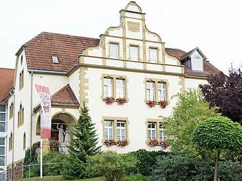 Das Altenheim in Euerdorf läuft im kommenden Jahr unter neuer Flagge. Foto: Arkadius Guzy