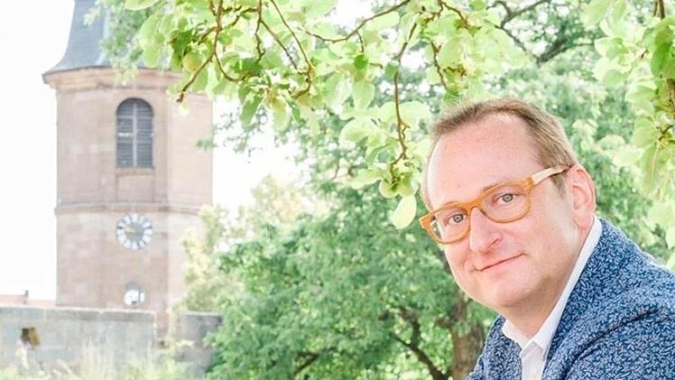 Der Comedian Volker Heißmann hat eine durchaus ernste Seite, die er am Freitag, 19. Oktober, in Hammelburg in der Kirche zeigt. Margit Hofmann Fotografie