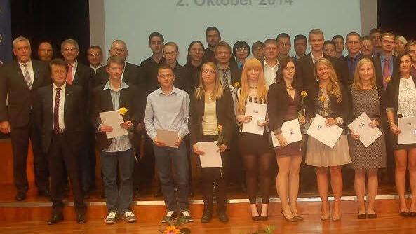 Gesamtnote "sehr gut": Die erfolgreichen Absolventen der Sommerabschlussprüfung der IHK wurden im feierlichen Rahmen im Kongresshaus Rosengarten prämiert. Foto: Gabi Arnold
