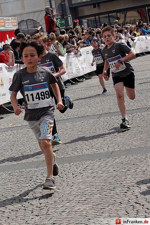 Weltkulturerbelauf 2017 in Bamberg: Der Zieleinlauf am Maxplatz