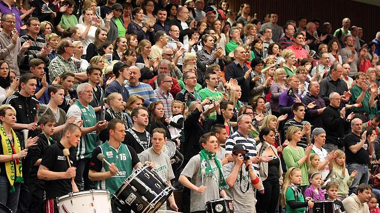 Die Fans sorgten auf der vollen Tribüne für eine tolle Stimmung.
