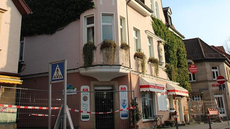 Die Hauptfiliale der Metzgerei Höring bleibt auf unbestimmte Zeit geschlossen - das Gebäude soll aber so bald wie möglich wieder aufgebaut und renoviert werden. Foto: Anna-Lena Deuerling