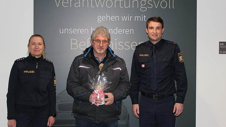 Seniorin war schon auf dem Weg zur Geldübergabe: Taxifahrer verhindert dreisten Betrug in letzter Sekunde