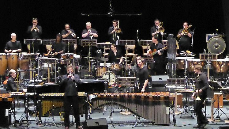 Martin Grubinger und das Percussive Planet Ensemble. Foto: Ahnert