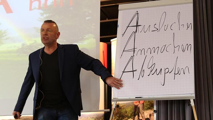 Jürgen Krenzer beim Impulsvortrag