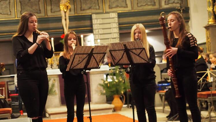Maren Neder, Vanessa Köhler, Miriam Ginevrino und Maria Köhler an den Blockflöten. Foto: Nicole Julien-Mann