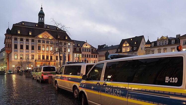 Anders als noch in der Vorwoche bekam die Coburger Polizei an diesem Montag Unterstützung von der Bereitschaftspolizei.