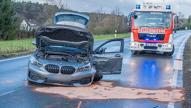 Kreis Forchheim: Mindestens ein Verletzter nach Frontal-Crash auf der B470 - Bundesstraße komplett gesperrt