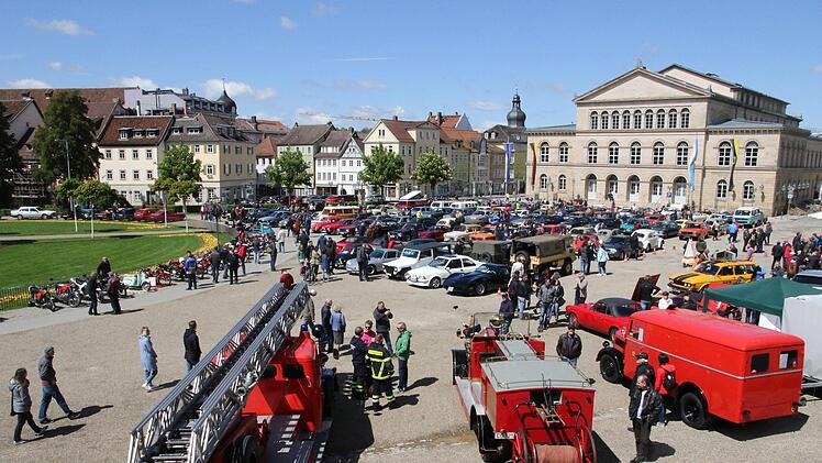 Die Feuerwehr Coburg war mit drei Fahrzeugen vertreten. Foto: Wolfgang Desombre
