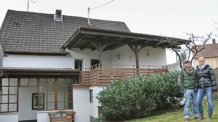 Julia Manger und Felix Dorsch auf dem Mühlenanwesen