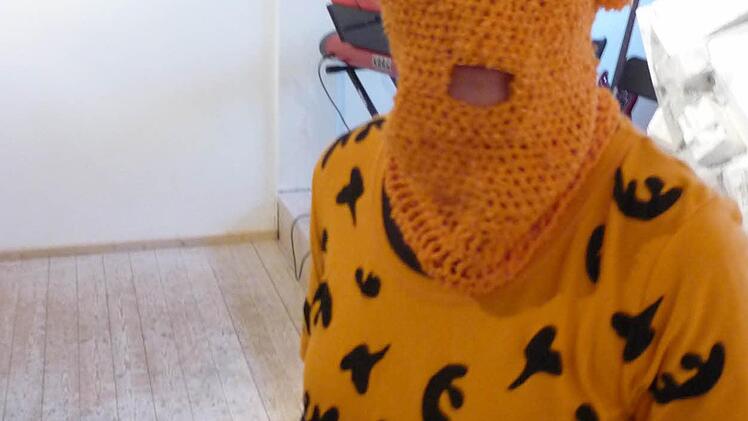 Mia Hochrein bei einer Kunst-Performance.