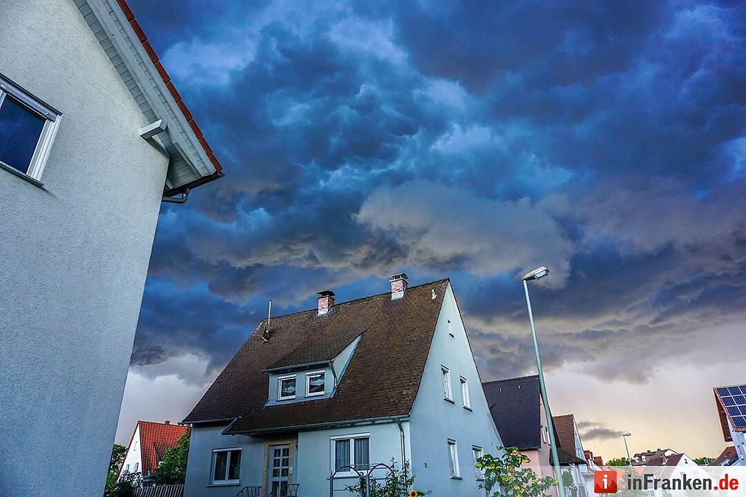 Gewitterfront über Bamberg und Umgebung