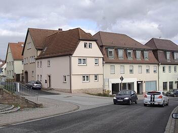 Der Euerdorfer Gemeinderat hat entscheidende Aufträge für den Neubau des Rathauses vergeben. Wenn die Kosten nicht steigen sollen, ist allerdings auch Eile geboten, denn Angebotsfristen laufen auch mal ab. Foto: Winfried Ehling