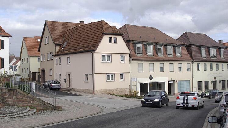 Der Euerdorfer Gemeinderat hat entscheidende Aufträge für den Neubau des Rathauses vergeben. Wenn die Kosten nicht steigen sollen, ist allerdings auch Eile geboten, denn Angebotsfristen laufen auch mal ab. Foto: Winfried Ehling