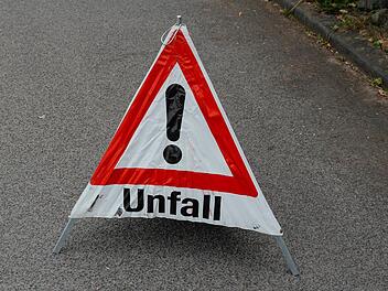 M&uuml;nchner verliert bei Unfallflucht sein Kennzeichen auf der A9 bei Betzenstein. Symbolbild: Christopher Schulz