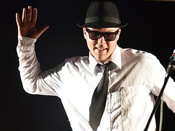 Mark Roschlau sorgte als Soul Man aus Blues Brothers für Furore . Fotos: Gabi Arnold
